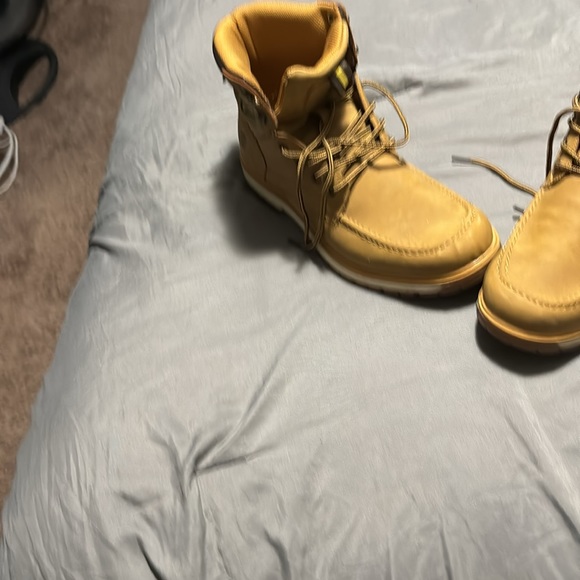 2 pair of med boots and 1 puma sneaker all size 11 barely worn if at all - Picture 3 of 4